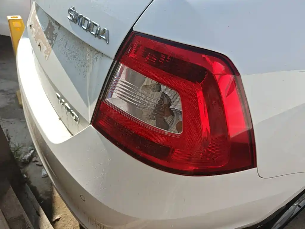 Skoda Rapid — миниатюра 8