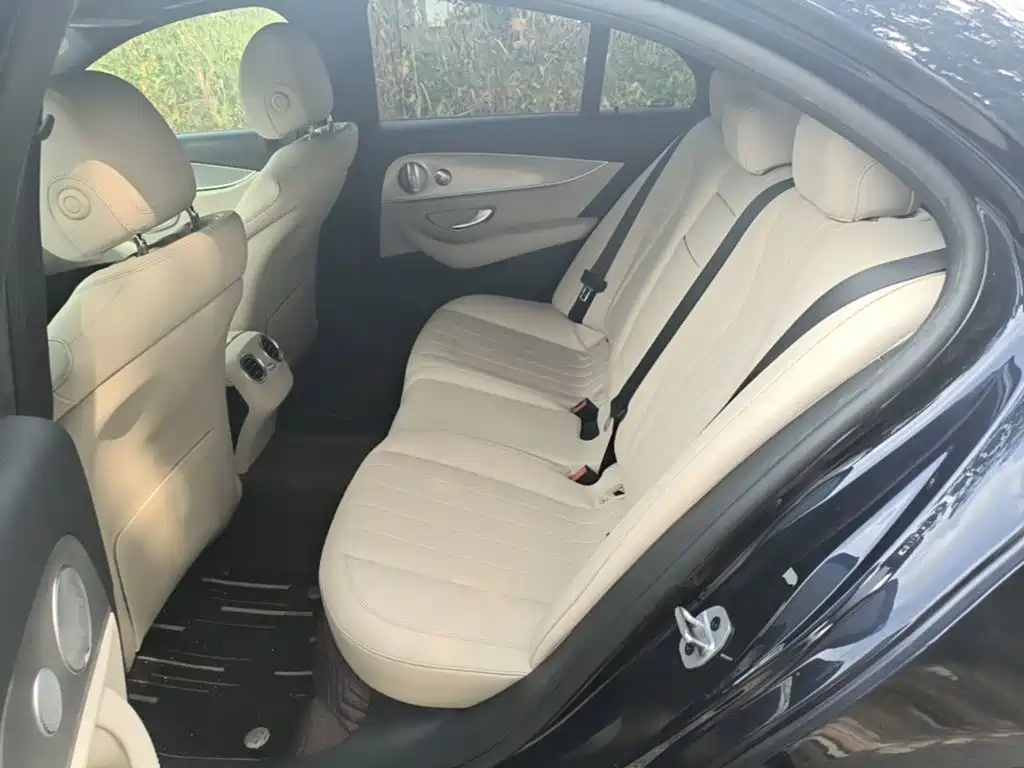 Mercedes-Benz E-Class (Import) — миниатюра 17