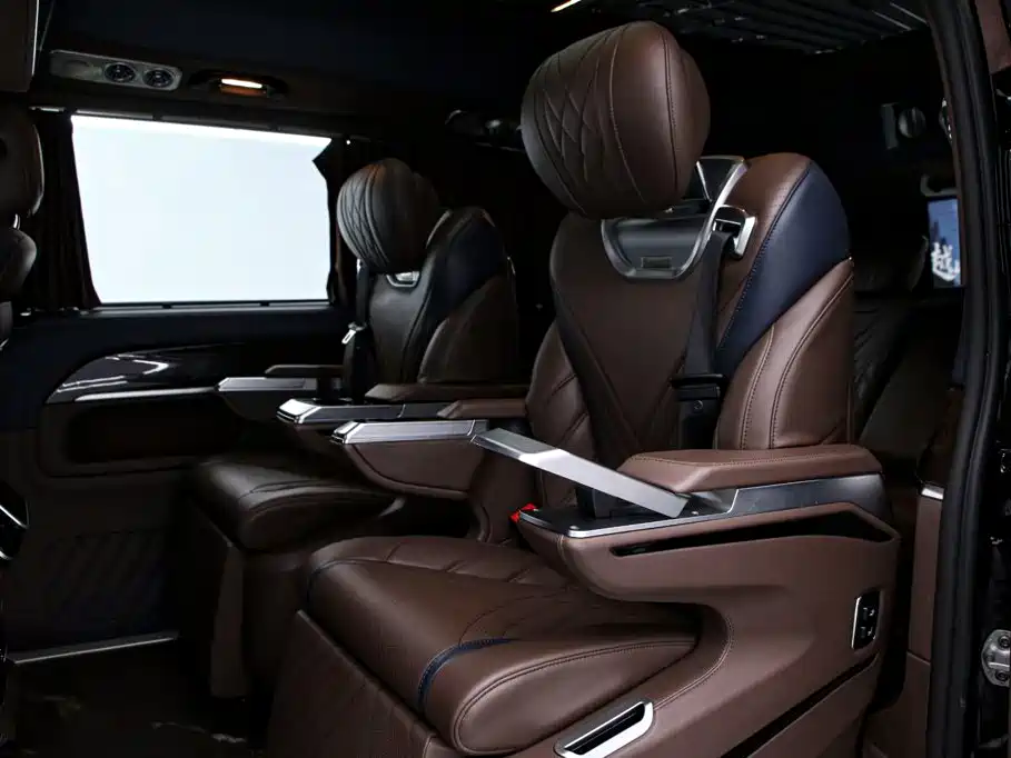 Mercedes-Benz V-Class (Import) — миниатюра 17