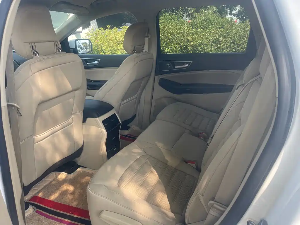 Ford Edge — миниатюра 6