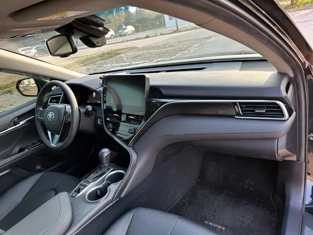 Toyota Camry — миниатюра 16