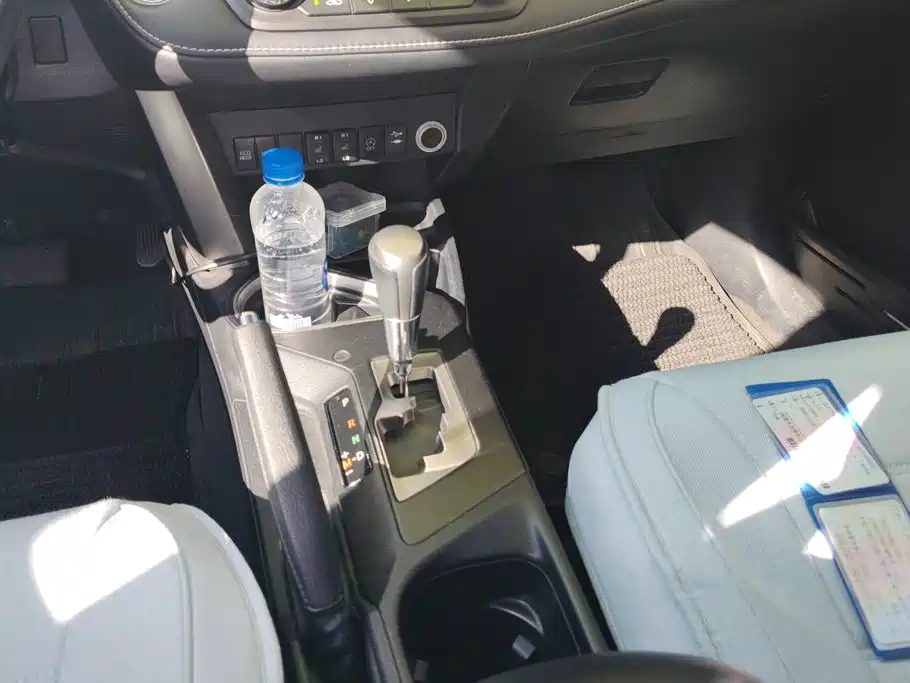 Toyota RAV4 — миниатюра 16