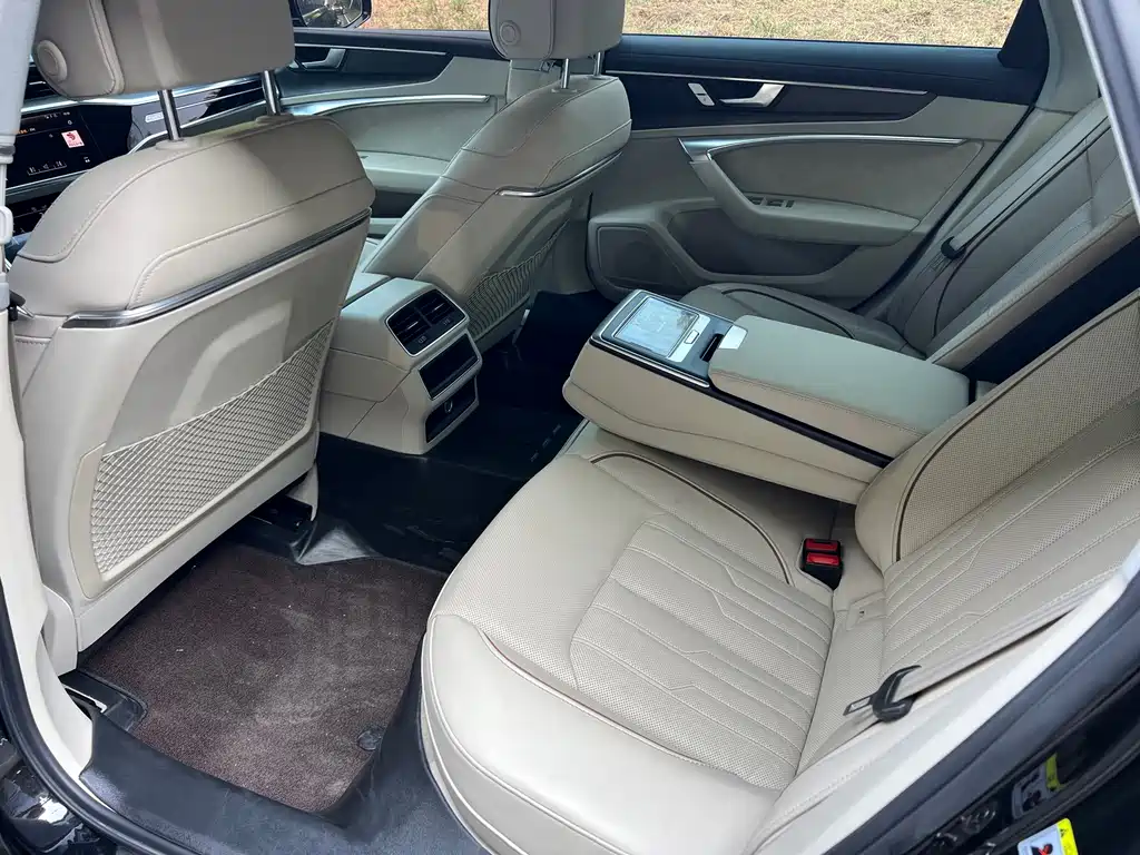 Audi A6L — миниатюра 10