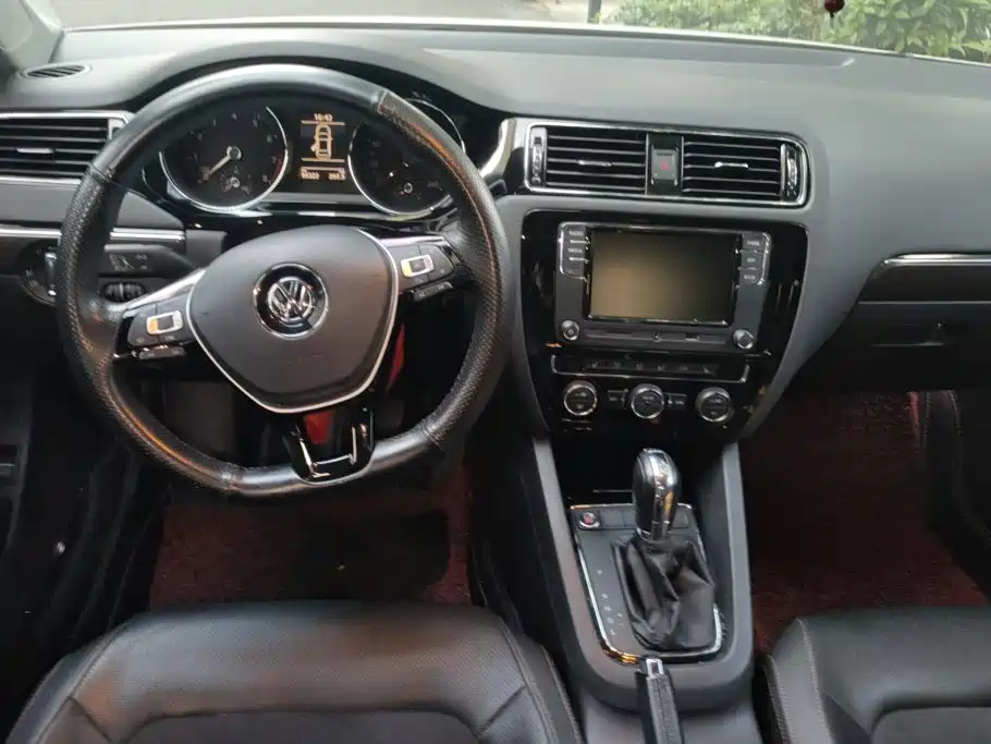 Volkswagen Sagitar — миниатюра 12