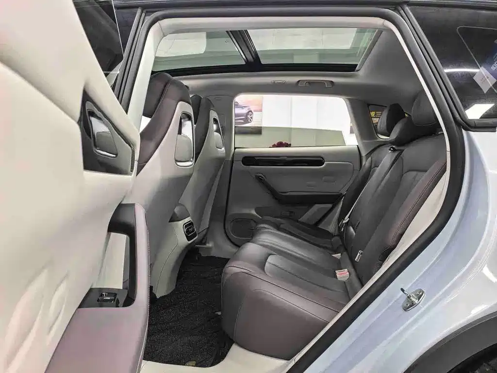 Leapmotor Leapmotor C11 — миниатюра 8