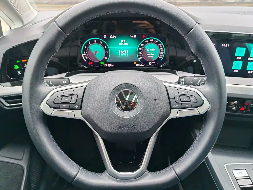 Volkswagen Golf — миниатюра 12