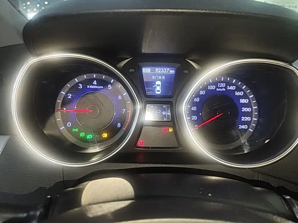 Hyundai Elantra Langdong — миниатюра 12