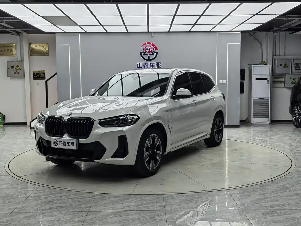 BMW iX3