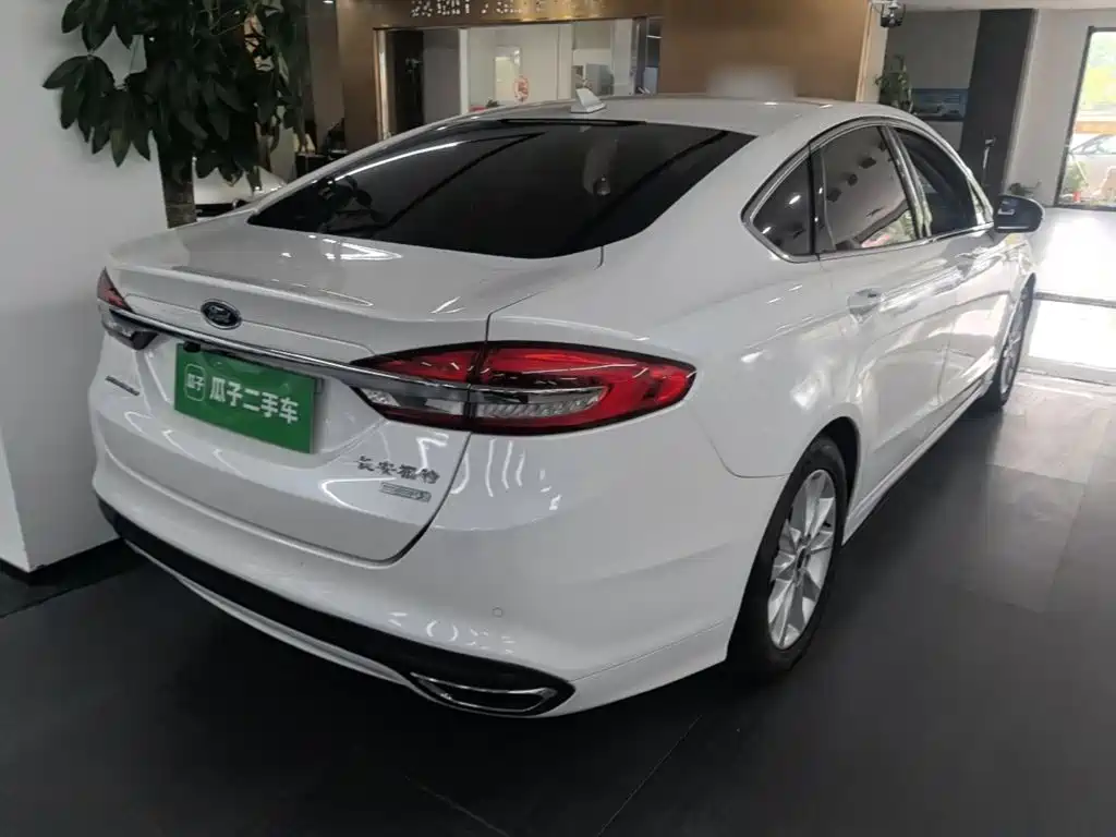 Ford Mondeo — миниатюра 7