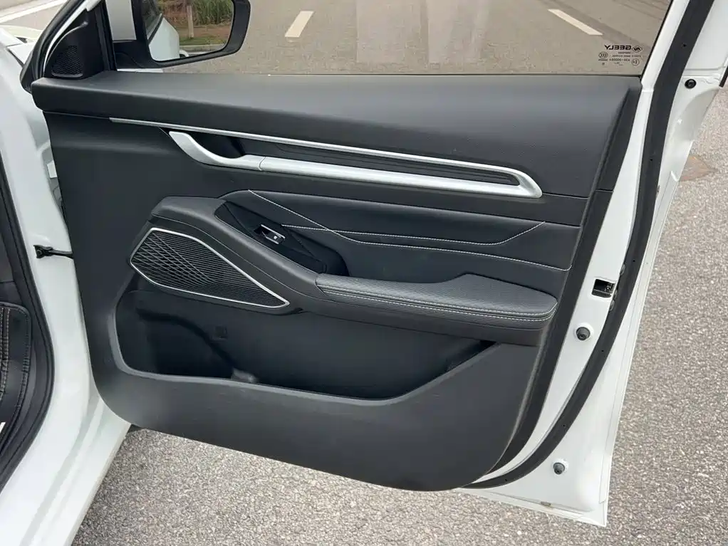 Geely Emgrand — миниатюра 16