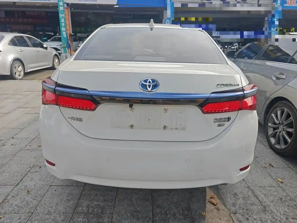 Toyota Corolla Hybrid — миниатюра 6