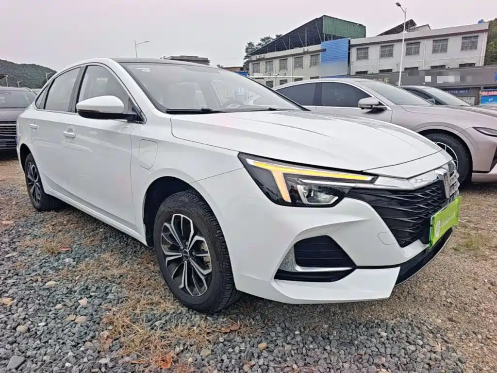 Roewe i6 MAX New Energy — миниатюра 4