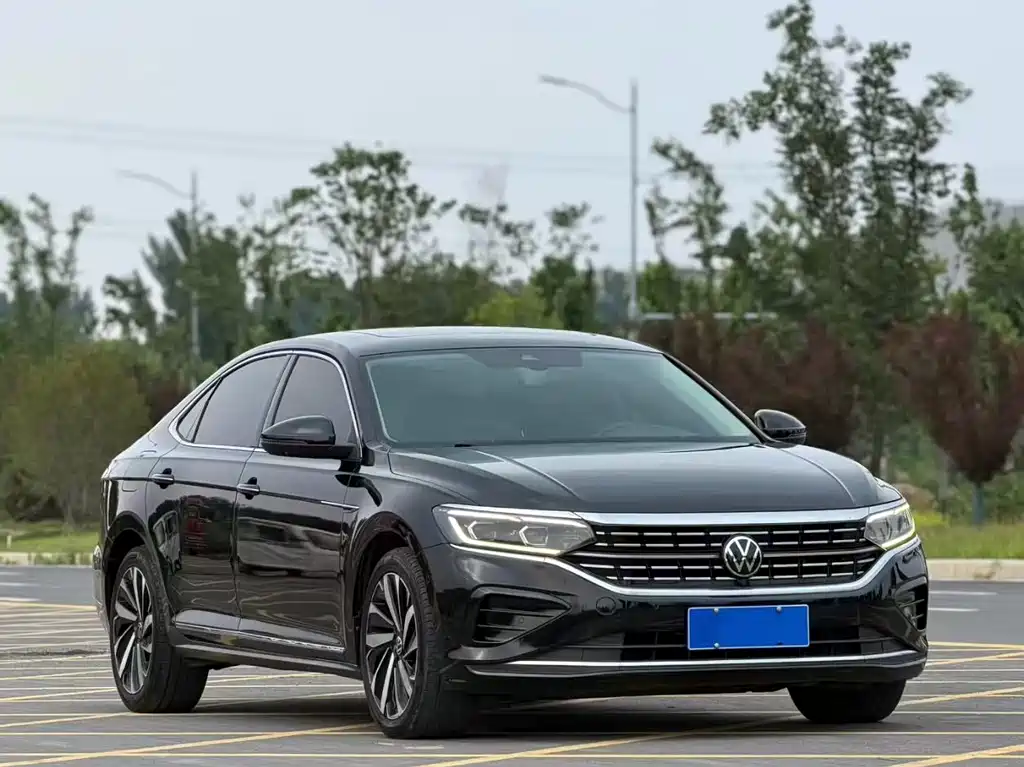 Volkswagen Passat 2022 330TSI Luxury