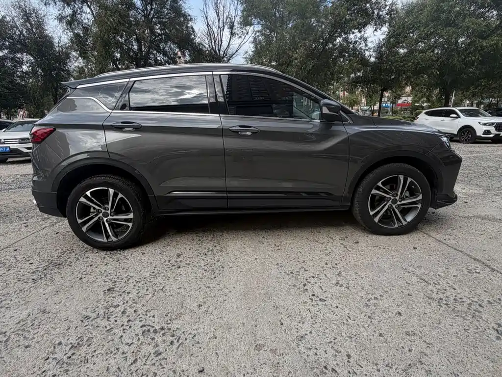 Geely Binyue — миниатюра 7