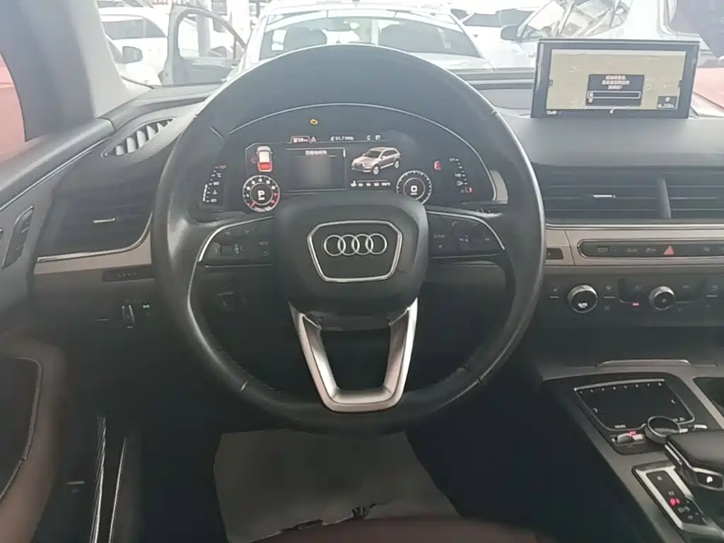 Audi Q7 — миниатюра 11