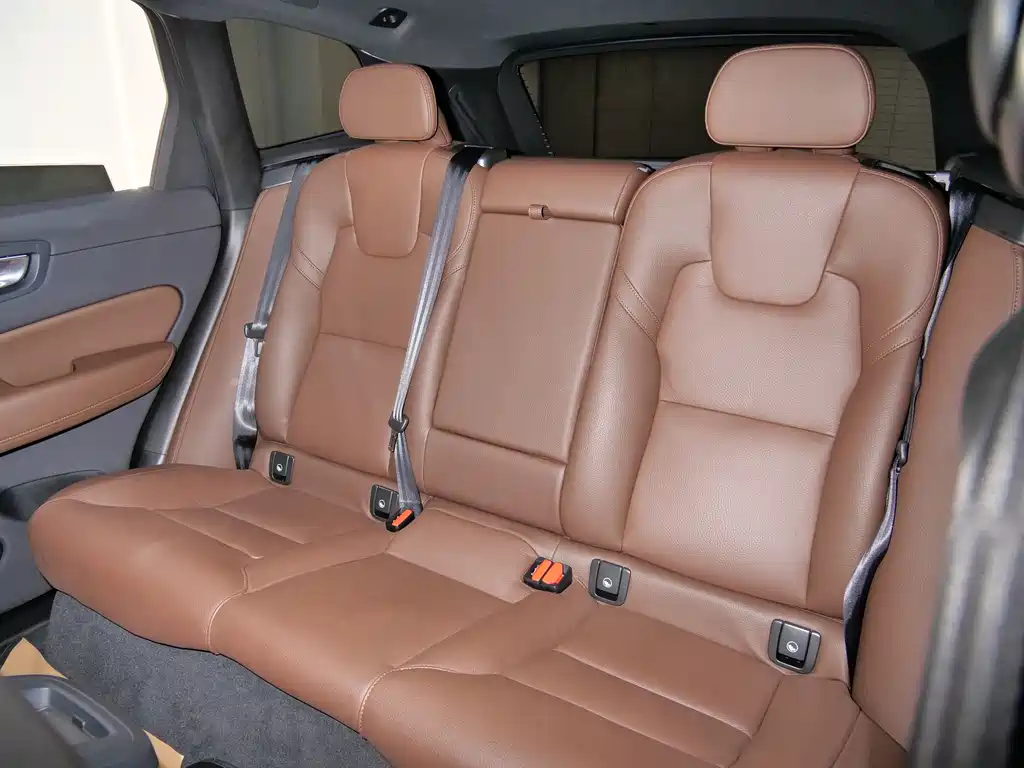 VOLVO XC60 PLUG IN HYBRID