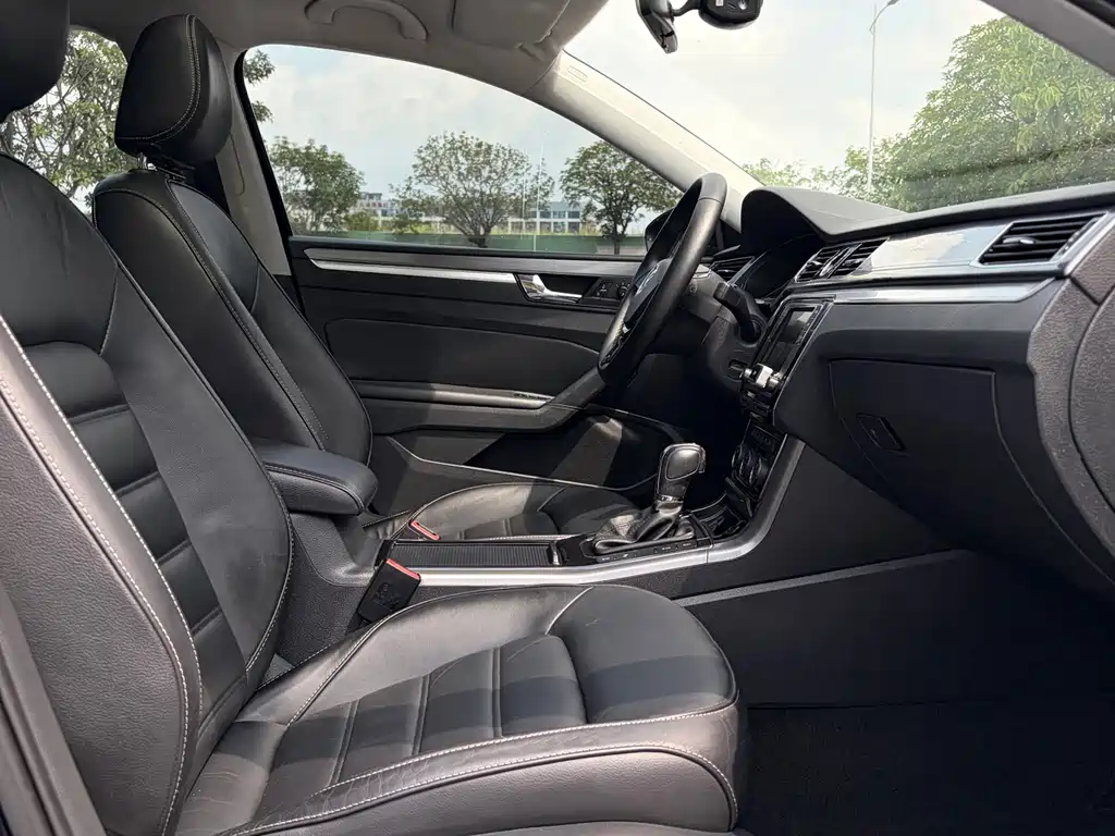 Volkswagen Passat 2017 330TSI DSG