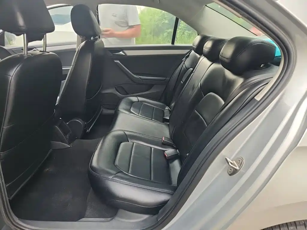 Volkswagen Jetta — миниатюра 18