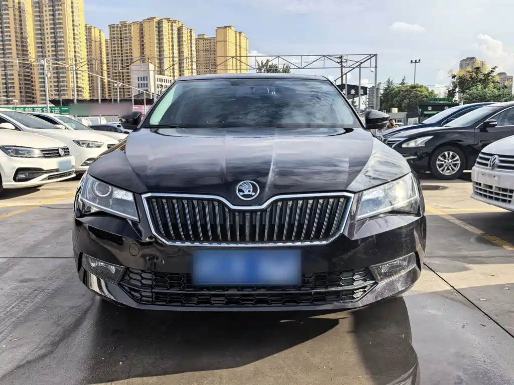 Skoda Superb — миниатюра 3
