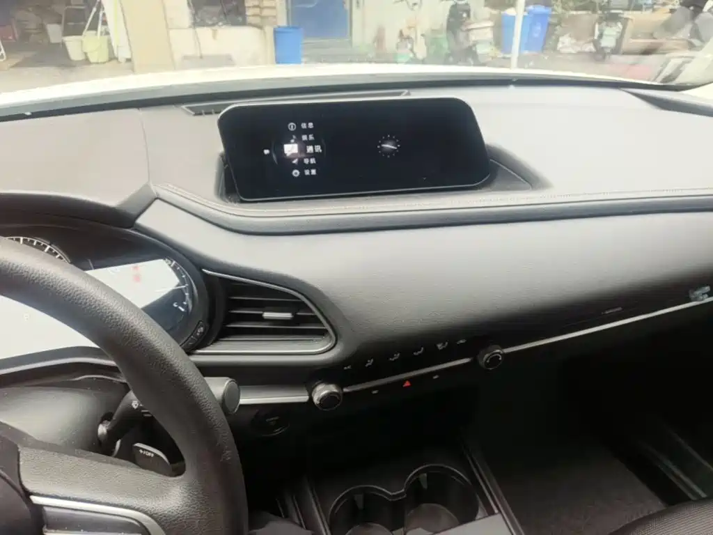 Mazda CX-30 EV — миниатюра 13