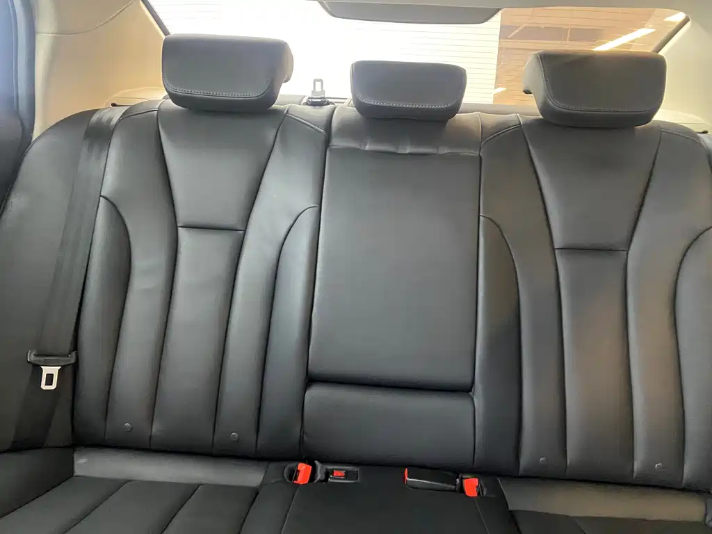 Hongqi Hongqi H5 — миниатюра 12