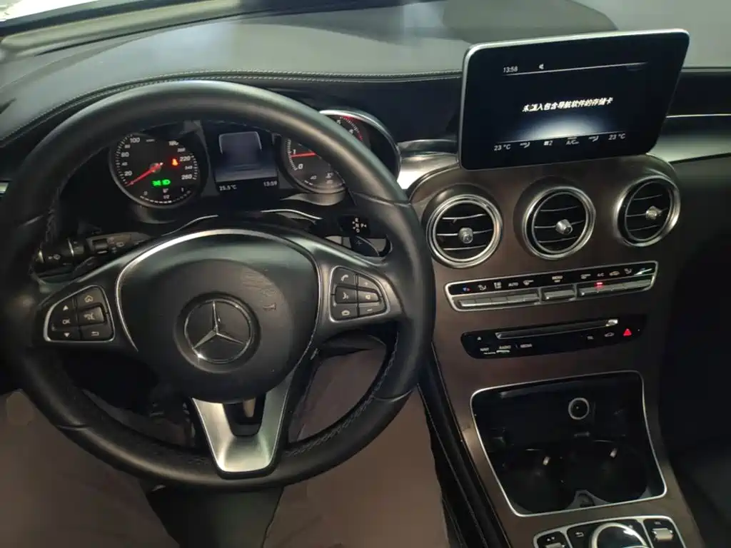 Mercedes-Benz GLC — миниатюра 10