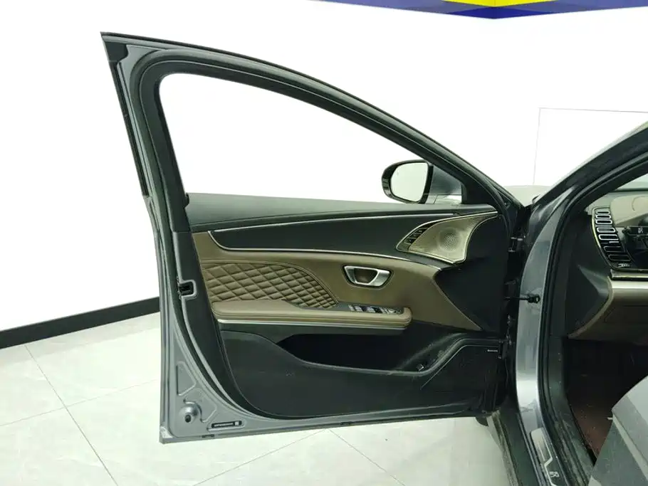 BYD Han — миниатюра 7