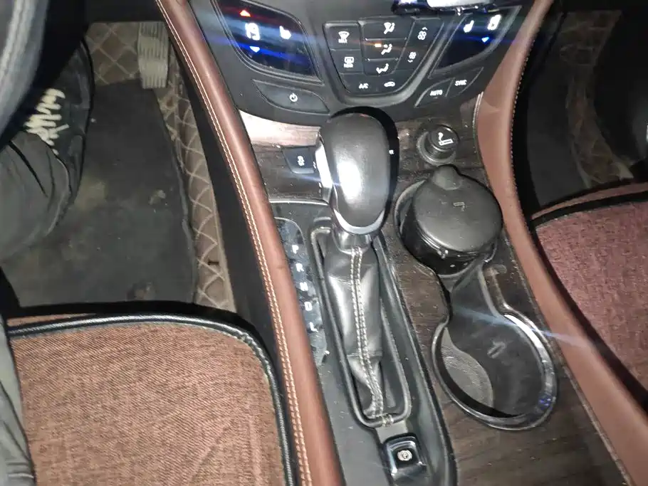 Buick Envision Plus — миниатюра 16