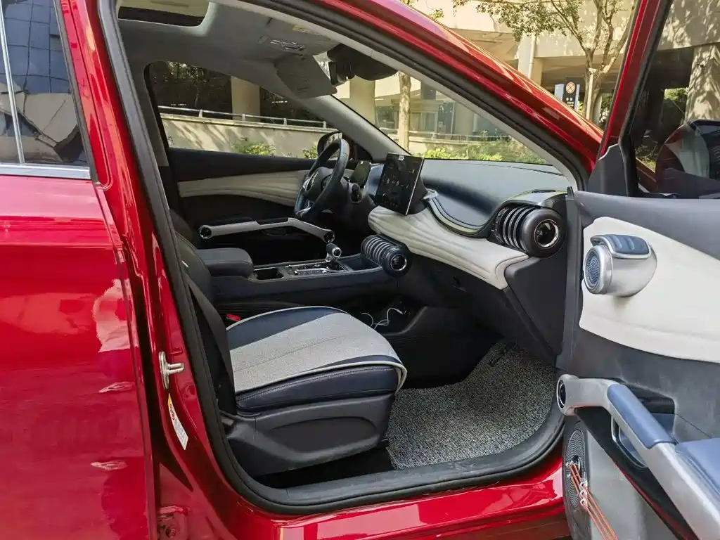 BYD Yuan Plus — миниатюра 12
