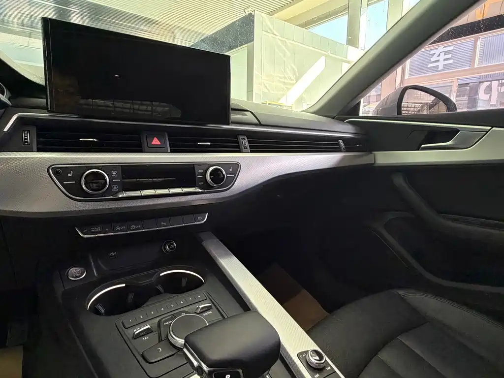 Audi A5 (Import) — миниатюра 12