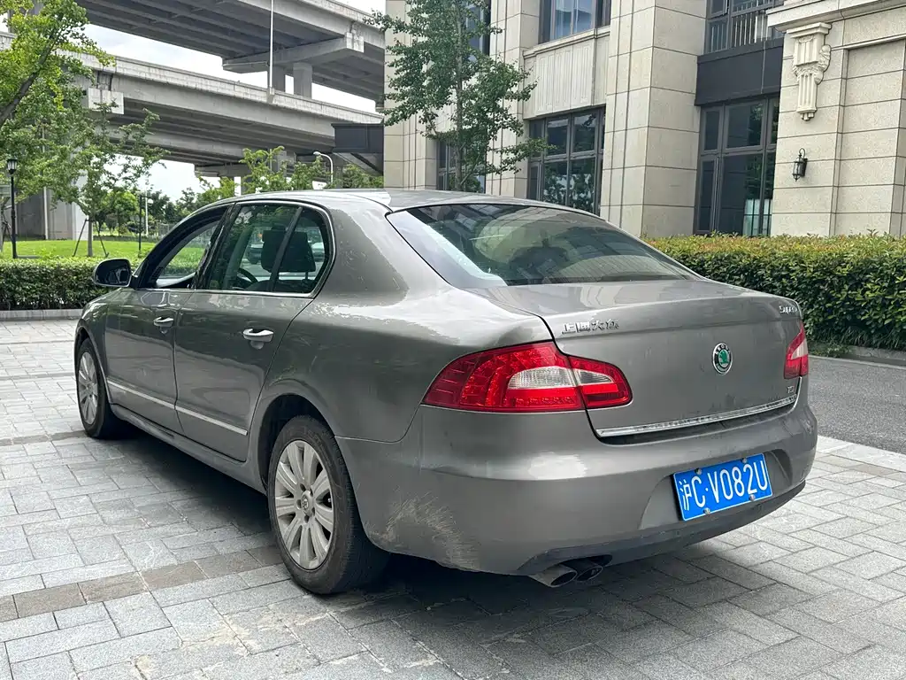Skoda Superb — миниатюра 12