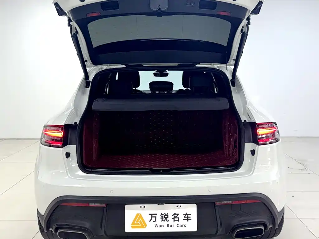 Porsche Macan — миниатюра 5
