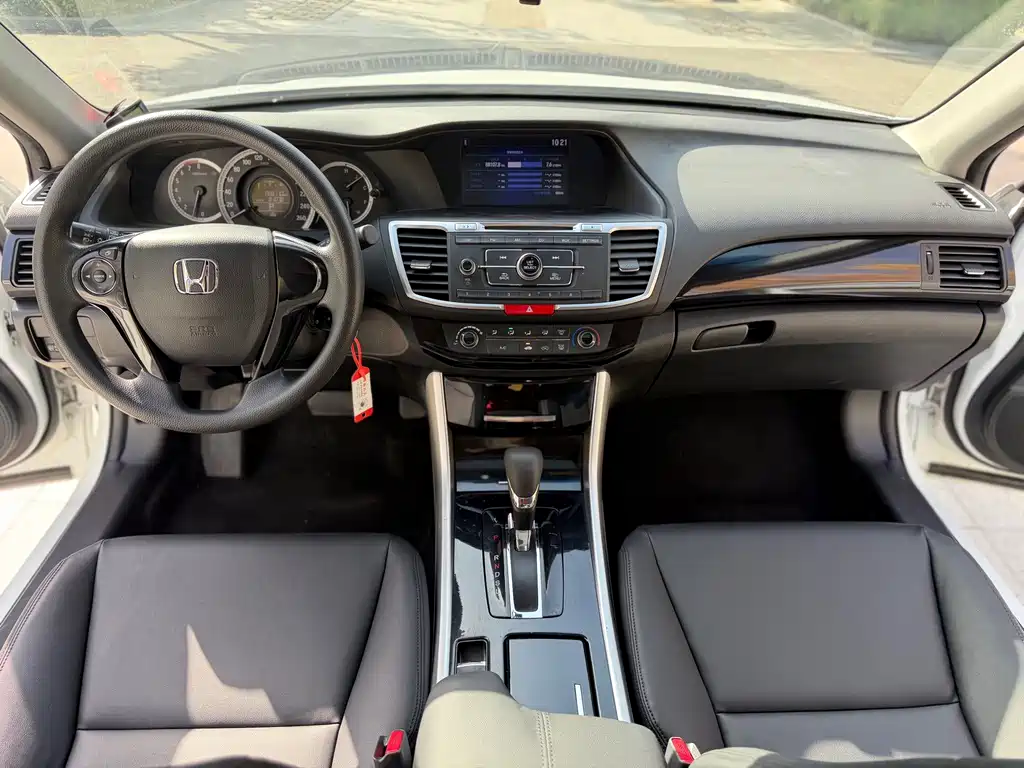 Honda Accord — миниатюра 7