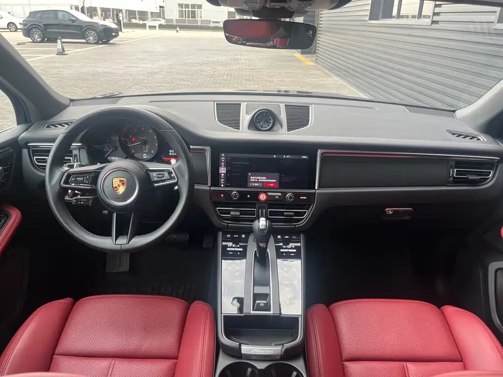 Porsche Macan — миниатюра 8