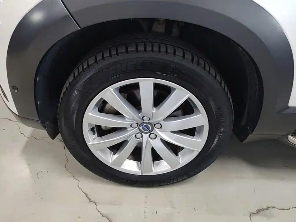 Volvo XC90 — миниатюра 23
