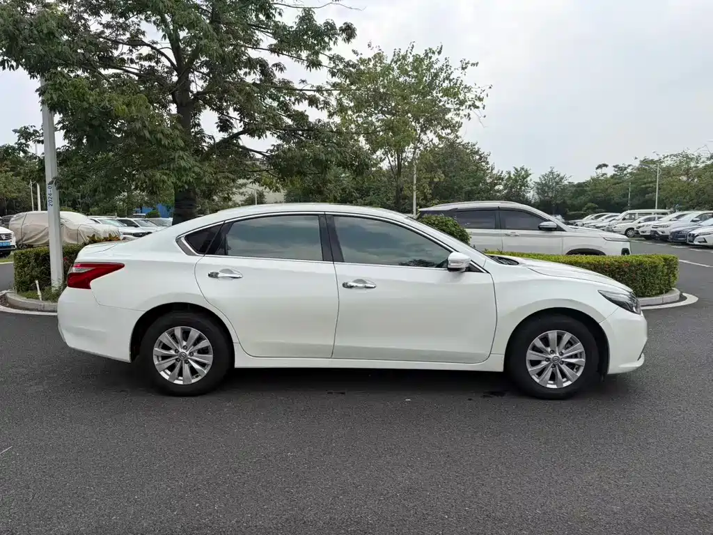 Nissan Teana — миниатюра 3