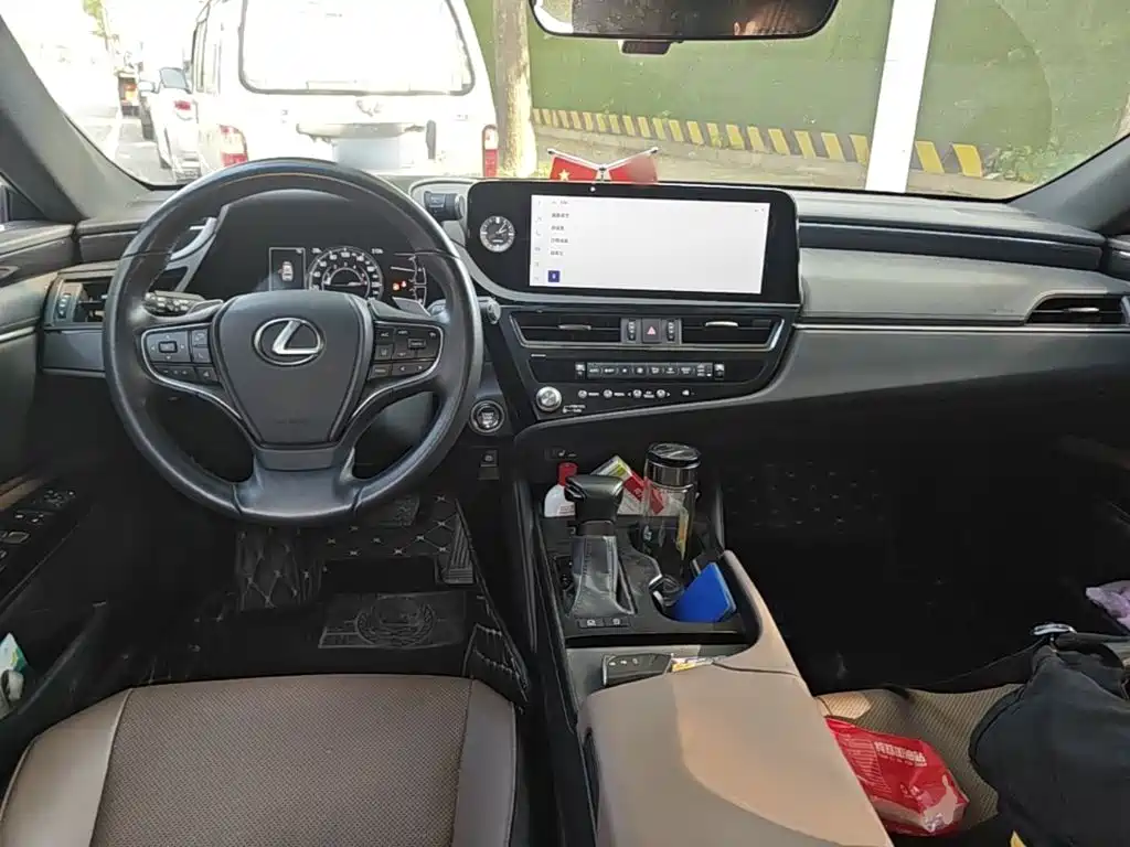 Lexus ES — миниатюра 10