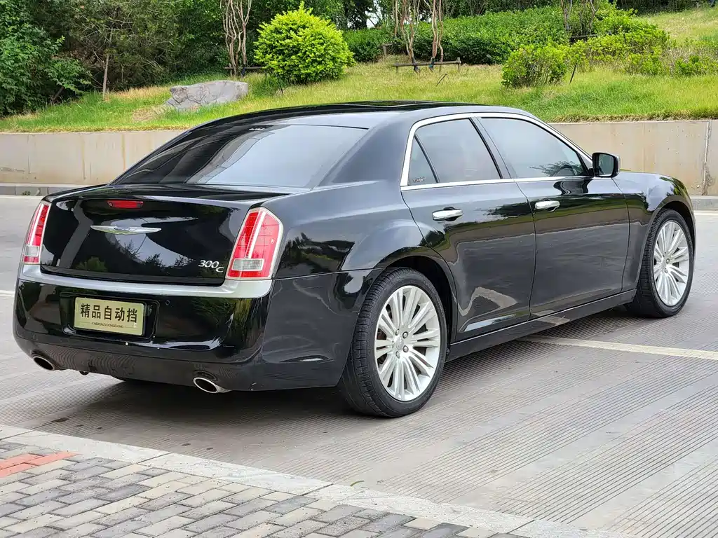 Chrysler 300C 3.6L Premium Comfort Edition, фото 7