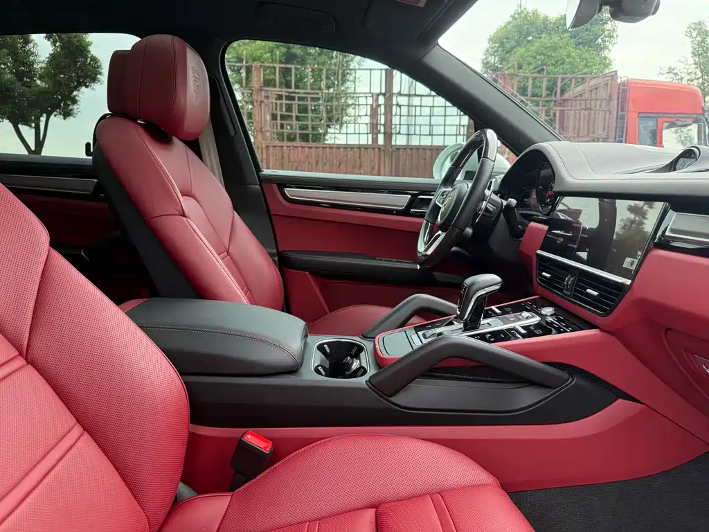 Porsche Cayenne — миниатюра 8