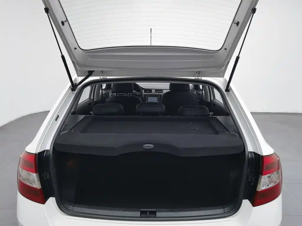 Skoda Rapid Spaceback — миниатюра 16