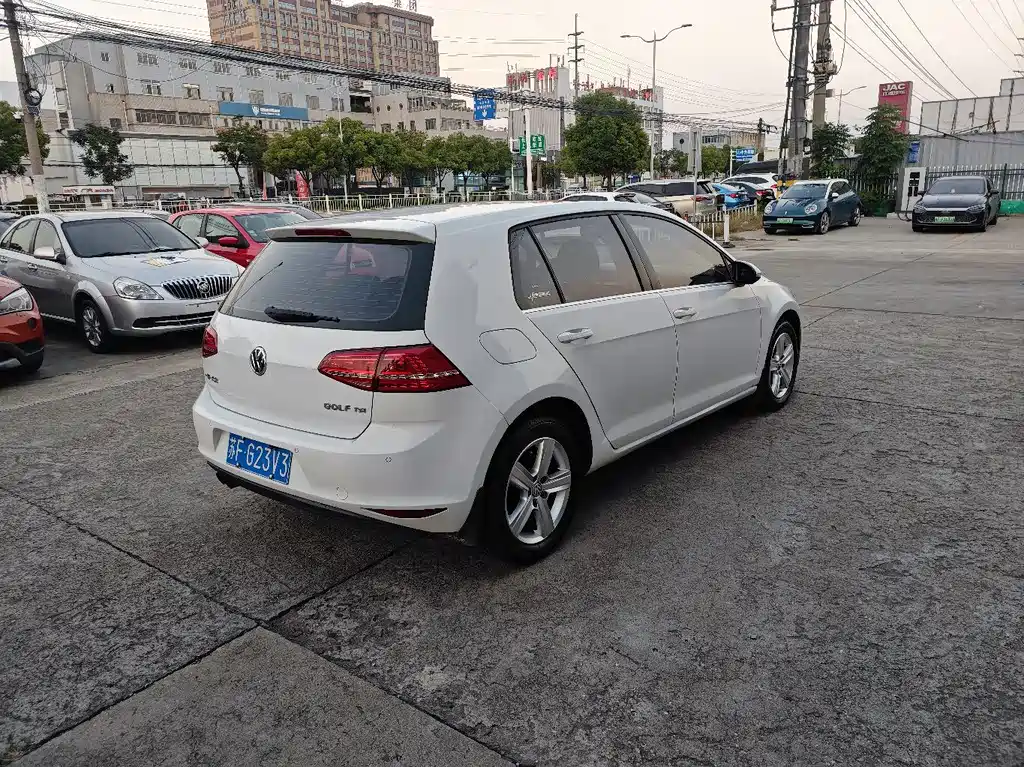 Volkswagen Golf — миниатюра 5