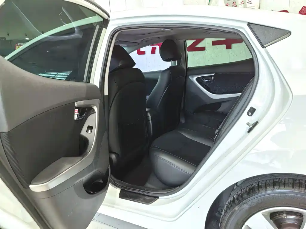 Hyundai Elantra Langdong — миниатюра 6