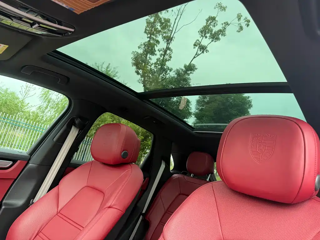 Porsche Cayenne — миниатюра 11