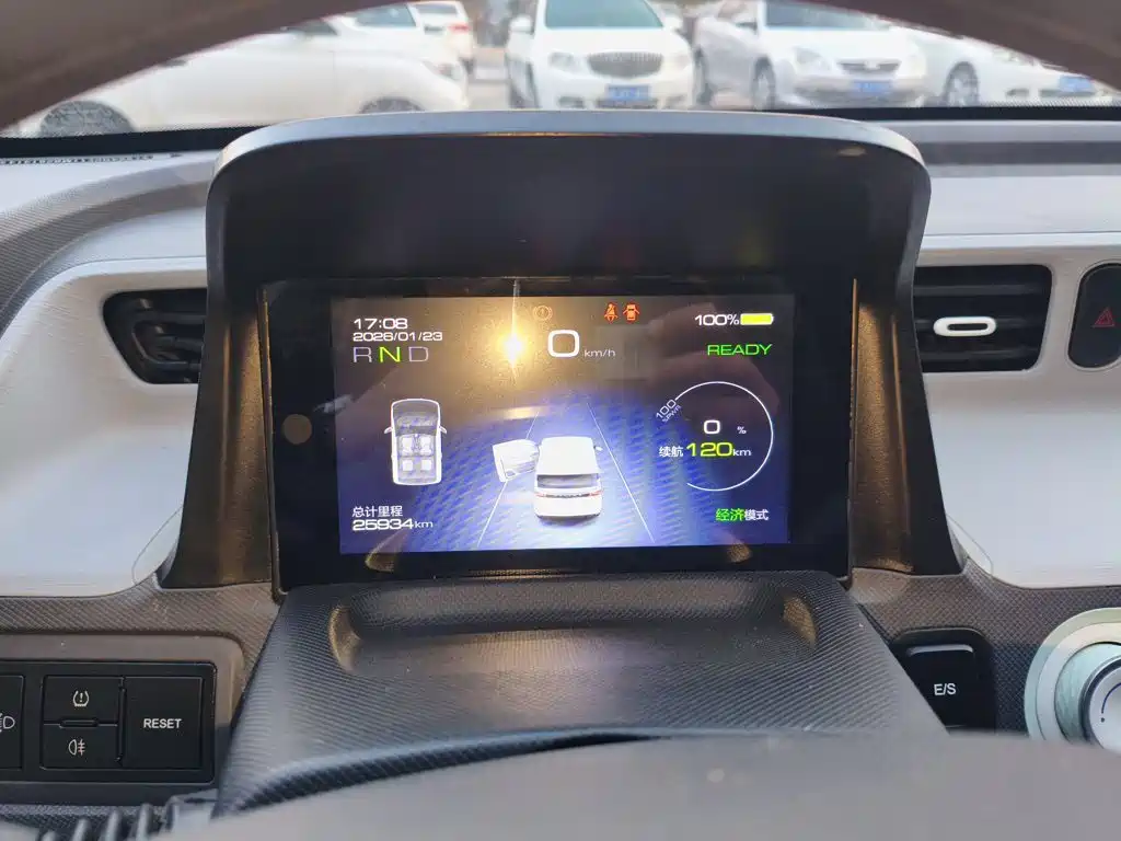 Wuling MINIEV — миниатюра 12