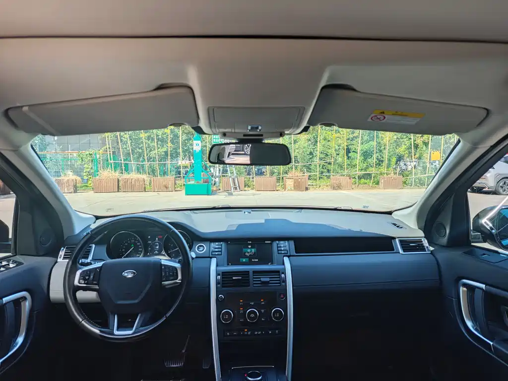 Land Rover Discovery Sport — миниатюра 6