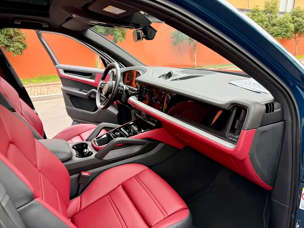 Porsche Cayenne — миниатюра 10