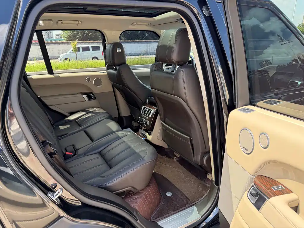 Land Rover Range Rover — миниатюра 9