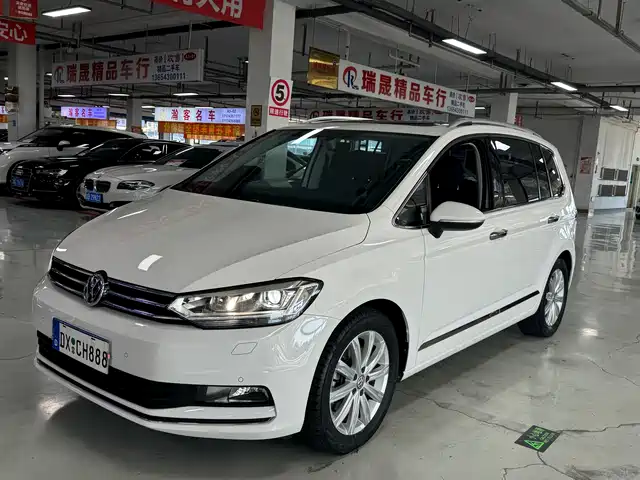 VOLKSWAGEN TOURAN 2018