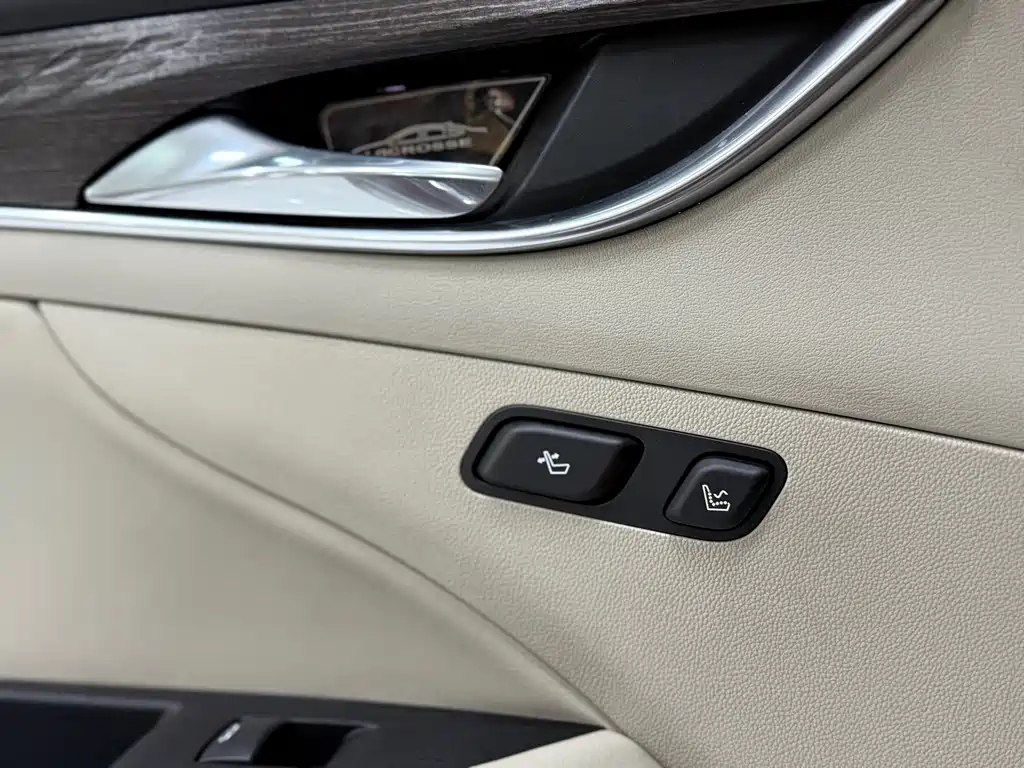 Buick LaCrosse — миниатюра 24