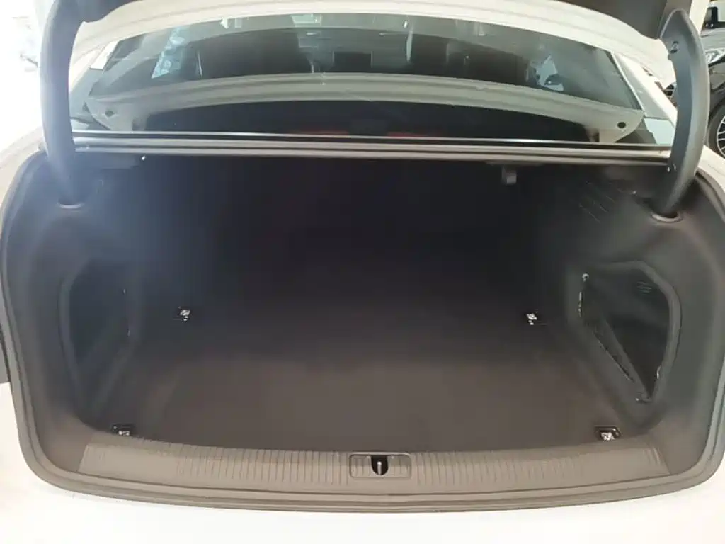 Audi A4L — миниатюра 19